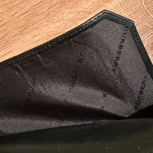 Vintage BURBERRY Metallic red wallet with zip closure Y2K - Picture 6 of 16